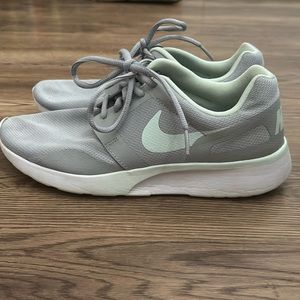 ⭐️Nike shoes⭐️